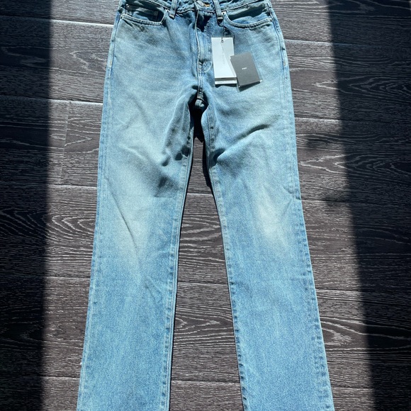 NWT JOHN ELLIOTT STELLA HIGH RISE AND STRAIGHT FAIRFAX JEANS SIZE 25 LIGHT DENIM - Picture 6 of 13